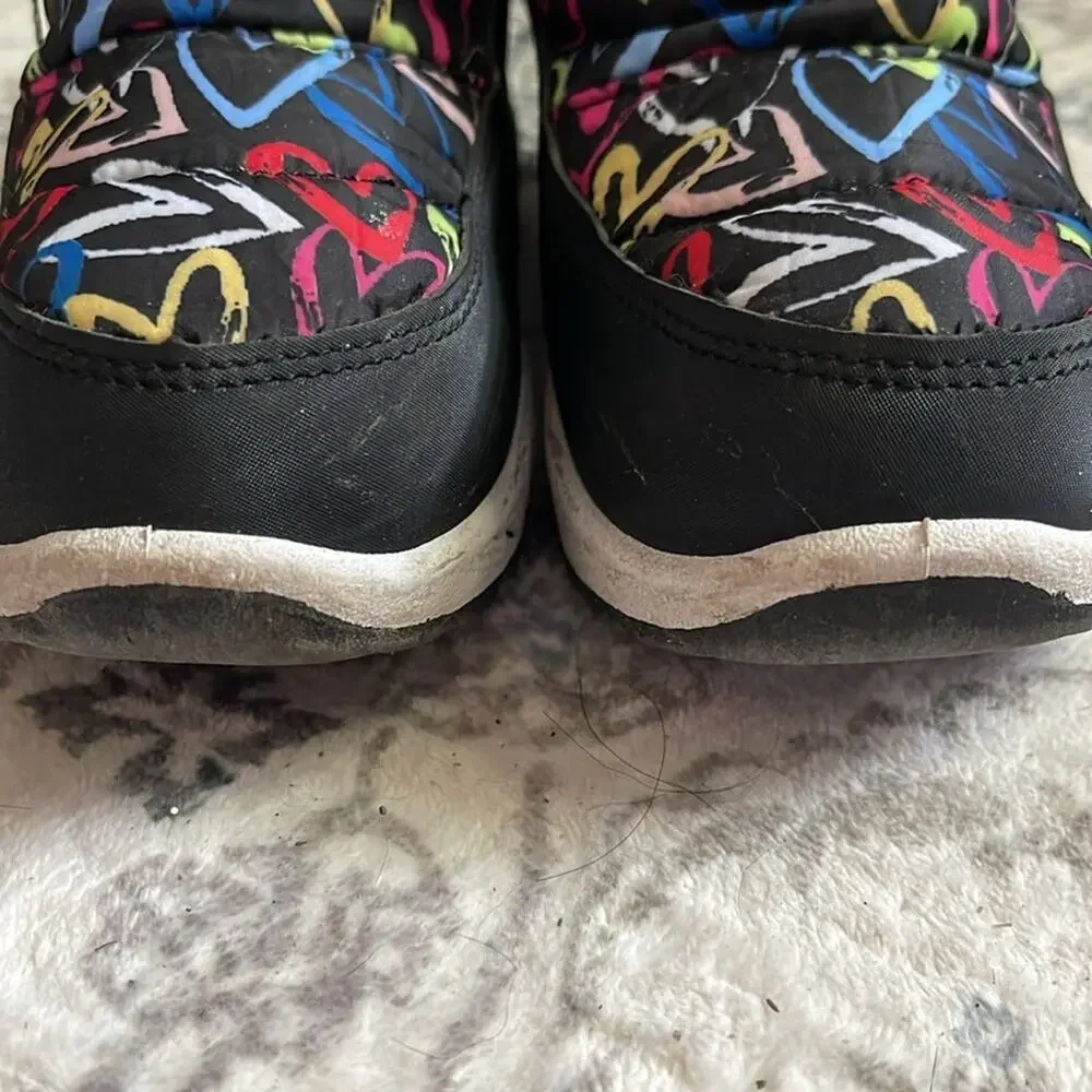 PORTLAND BOOT COMPANY Black Multicolored Heart Print Winter Boots Size 10